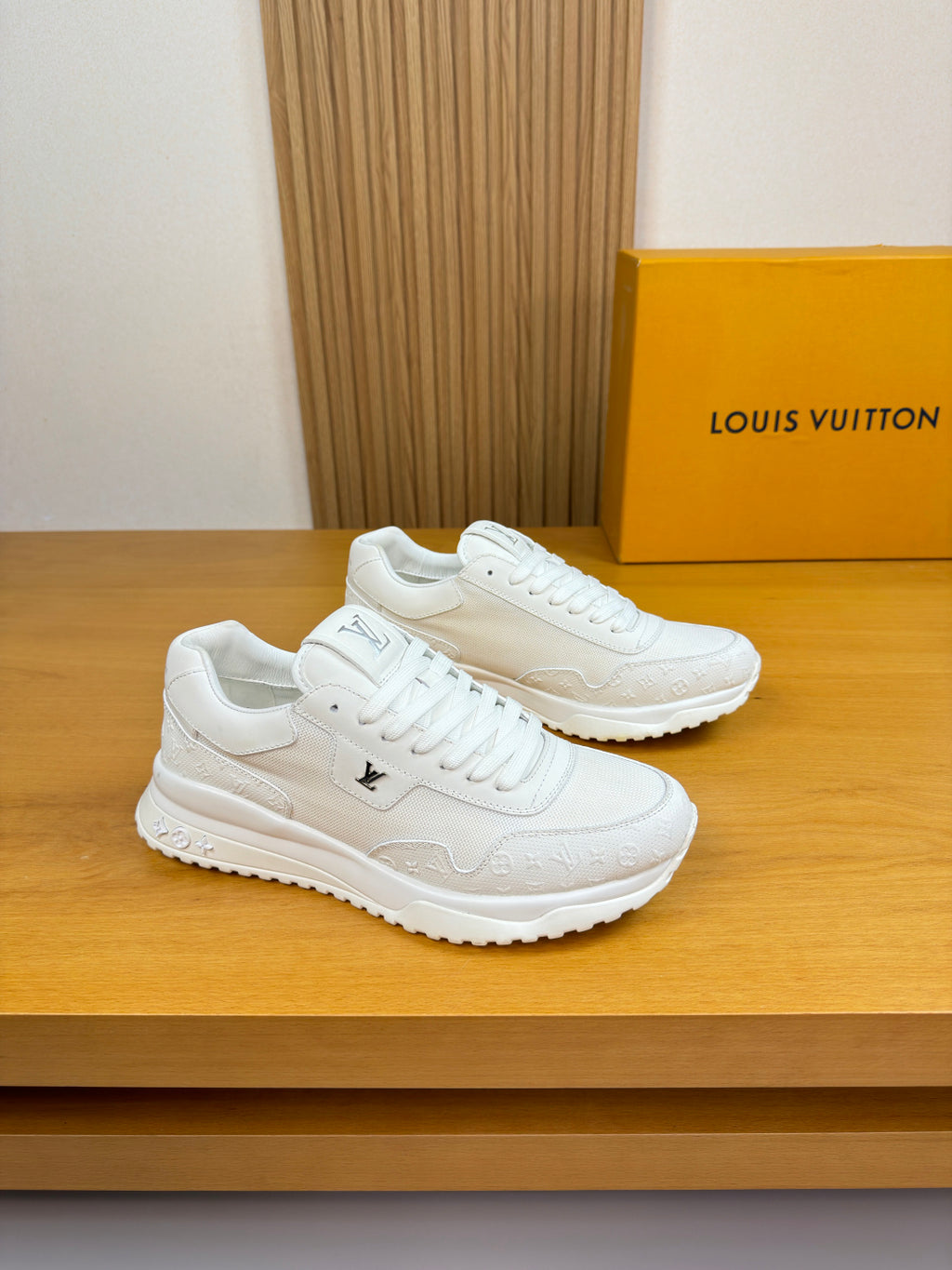 Louis Vuitton Sneaker #5099