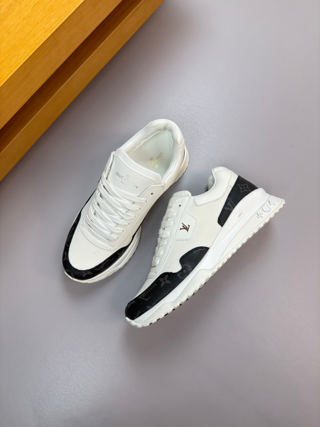Louis Vuitton Sneaker #5100