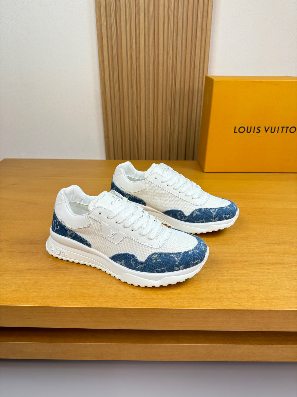 Louis Vuitton Sneaker #5102