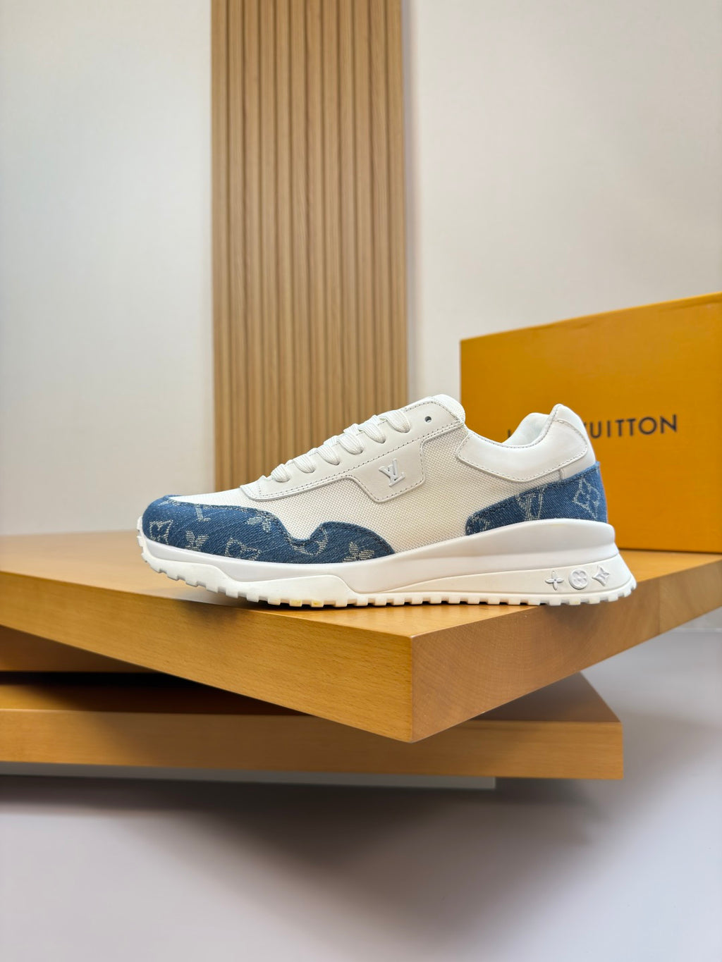Louis Vuitton Sneaker #5102