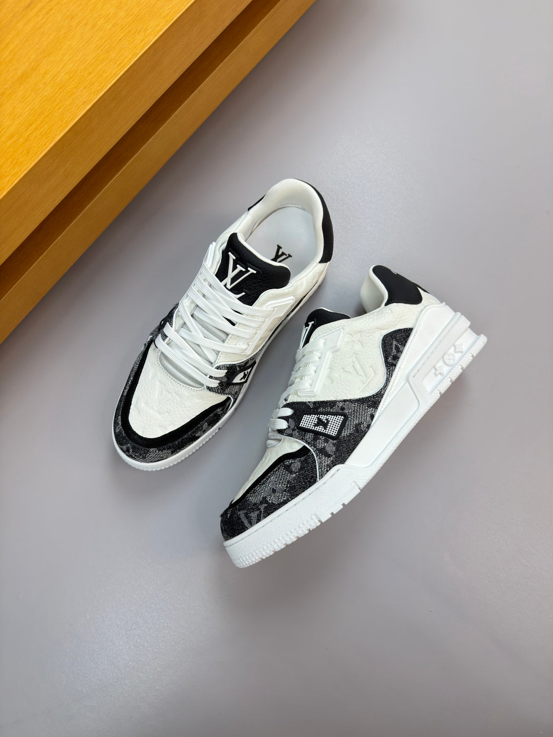Louis Vuitton Sneaker #5104 - vista 2