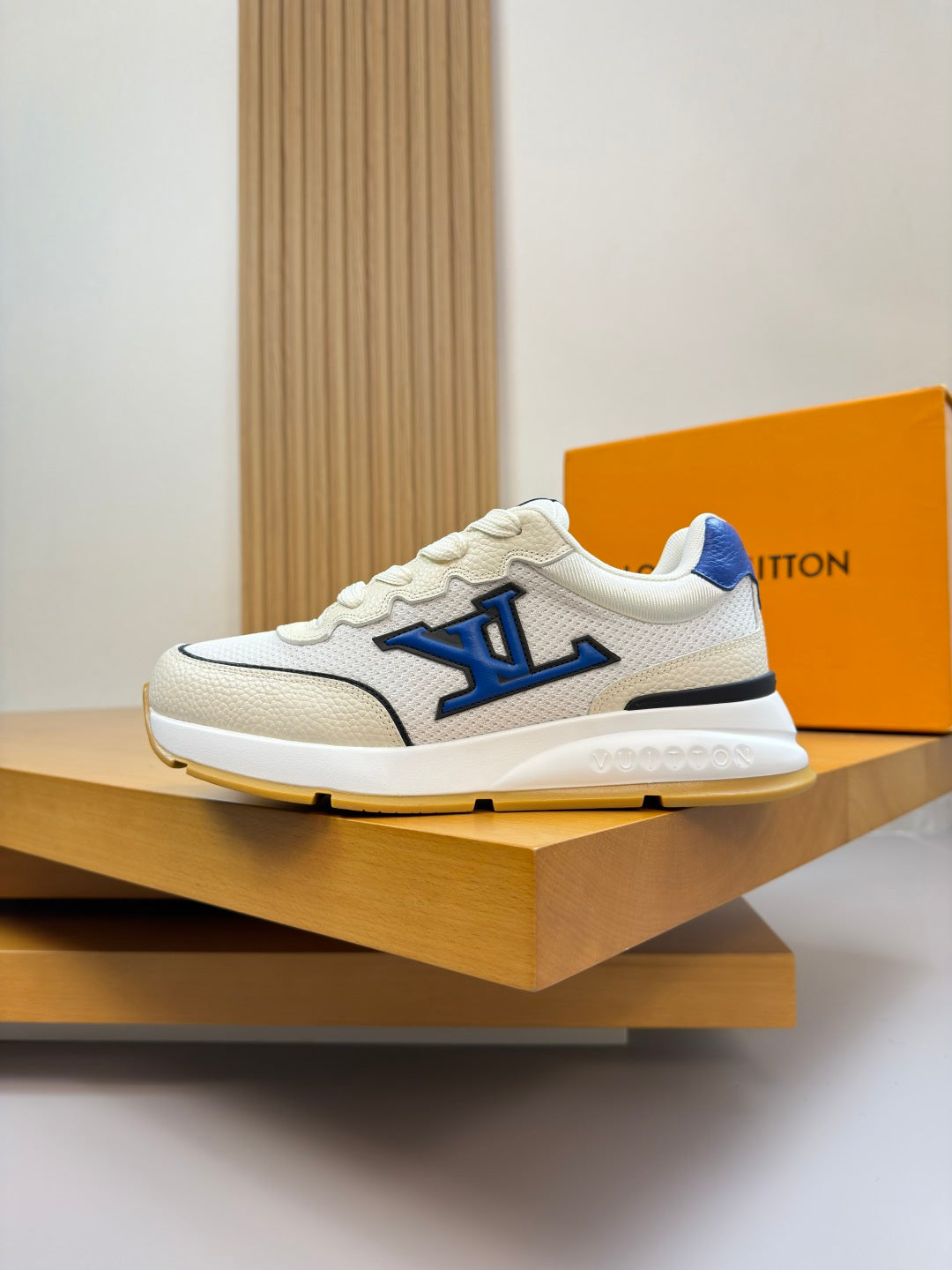 Louis Vuitton Sneaker #5108 - vista 3