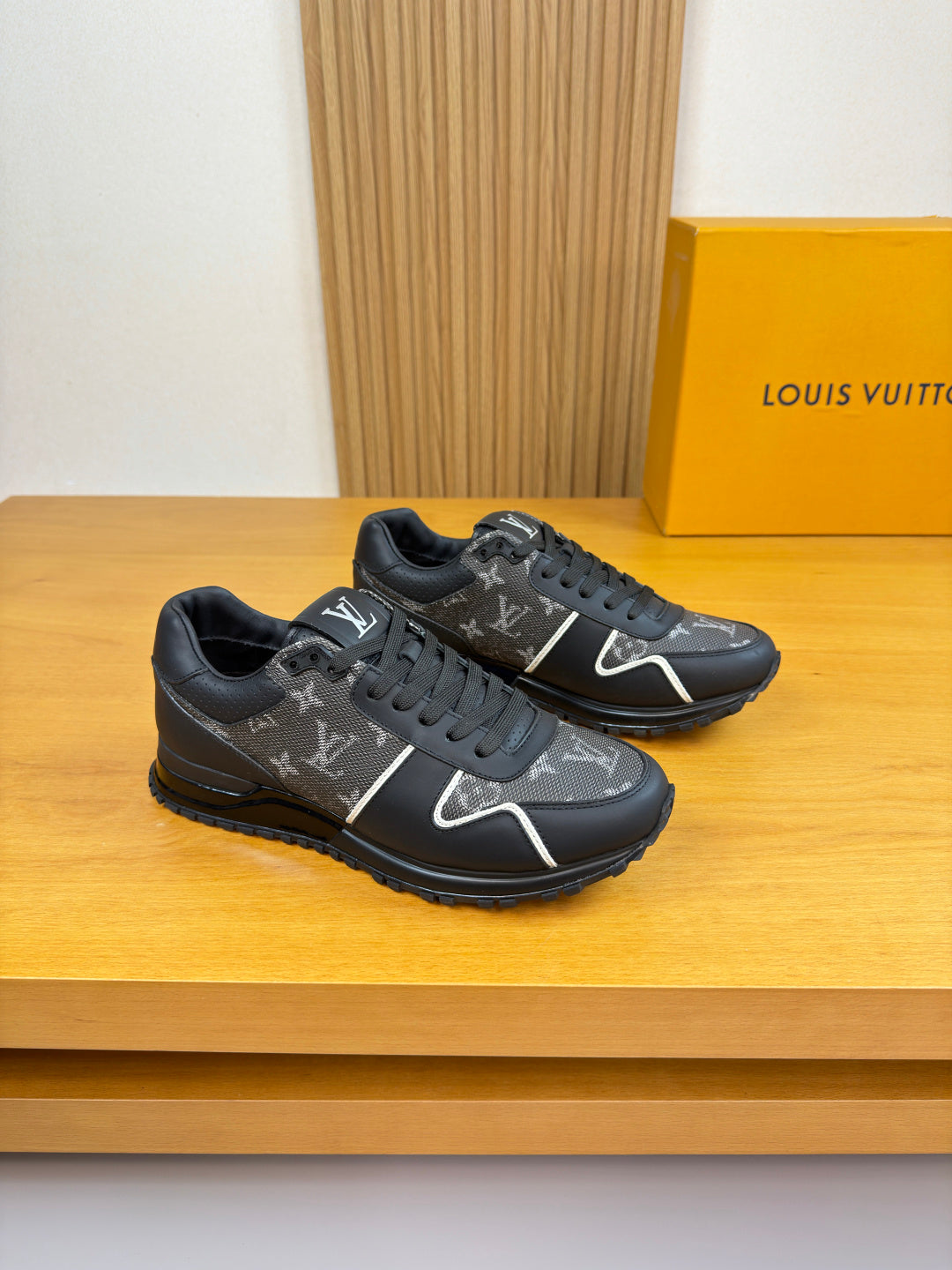 Louis Vuitton Sneaker #5109 - vista 1