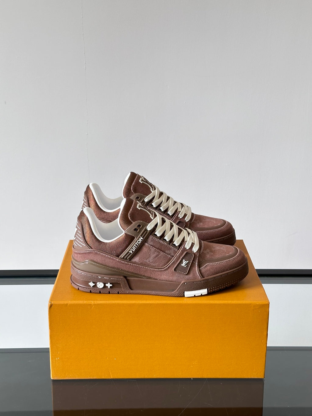 Louis Vuitton Sneaker #5113 - vista 1