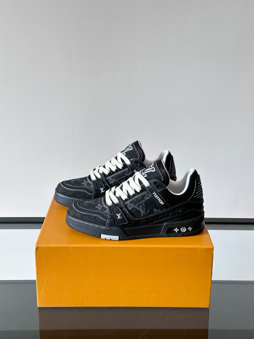 Louis Vuitton Sneaker #5114 - vista 3