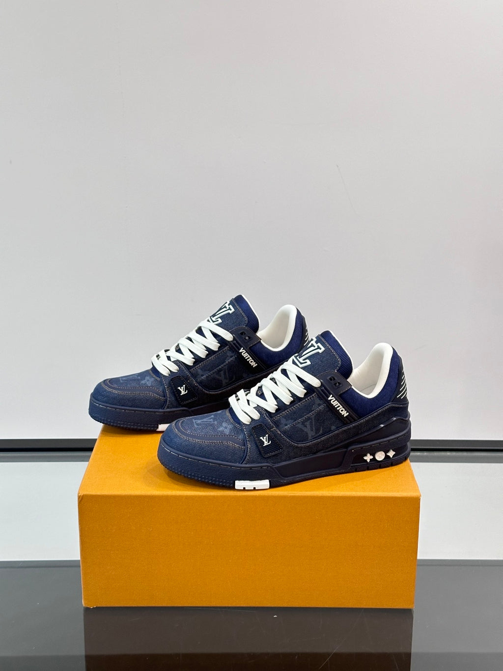 Louis Vuitton Sneaker #5116 - vista 3