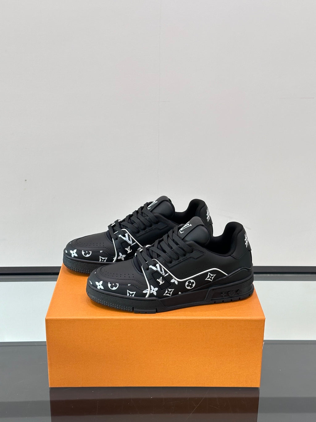 Louis Vuitton Sneaker #5119 - vista 3