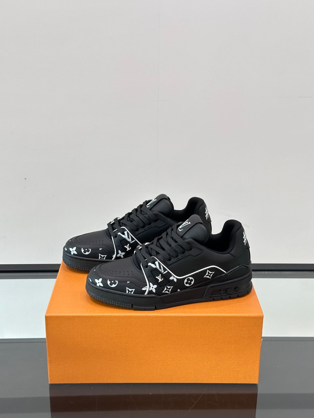 Louis Vuitton Sneaker #5119 - vista 3