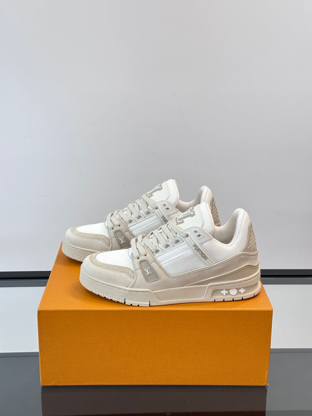 Louis Vuitton Sneaker #5124 - vista 3
