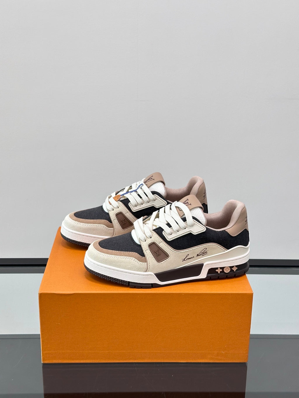 Louis Vuitton Sneaker #5126 - vista 3