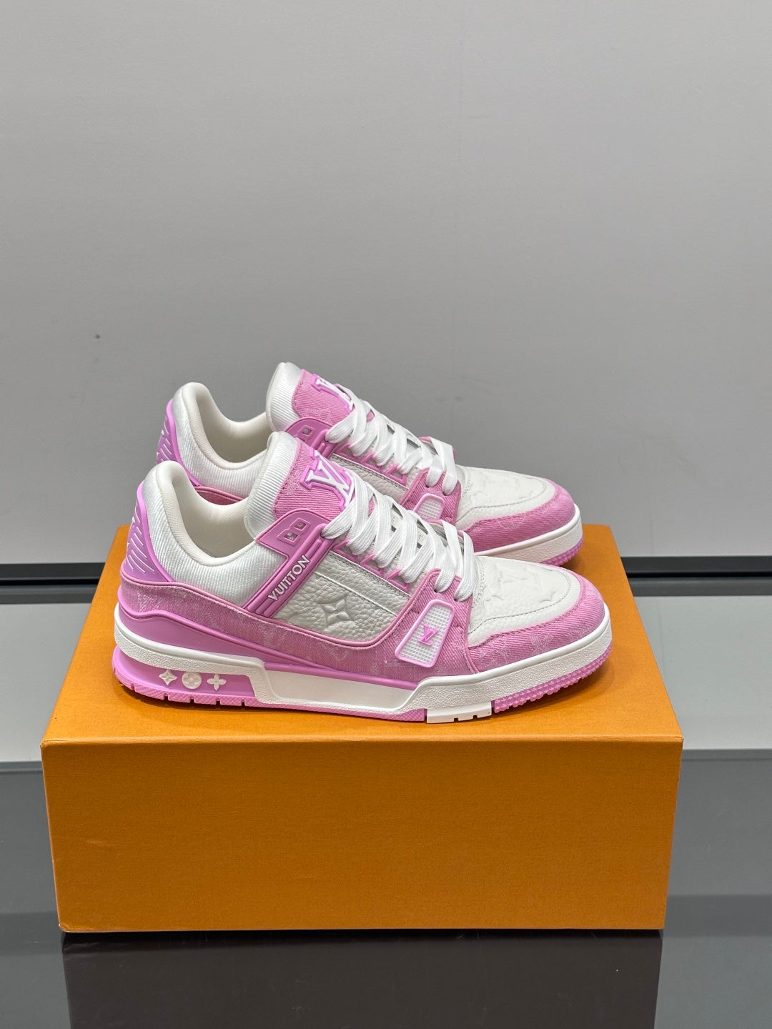 Louis Vuitton Sneaker #5128 - vista 1