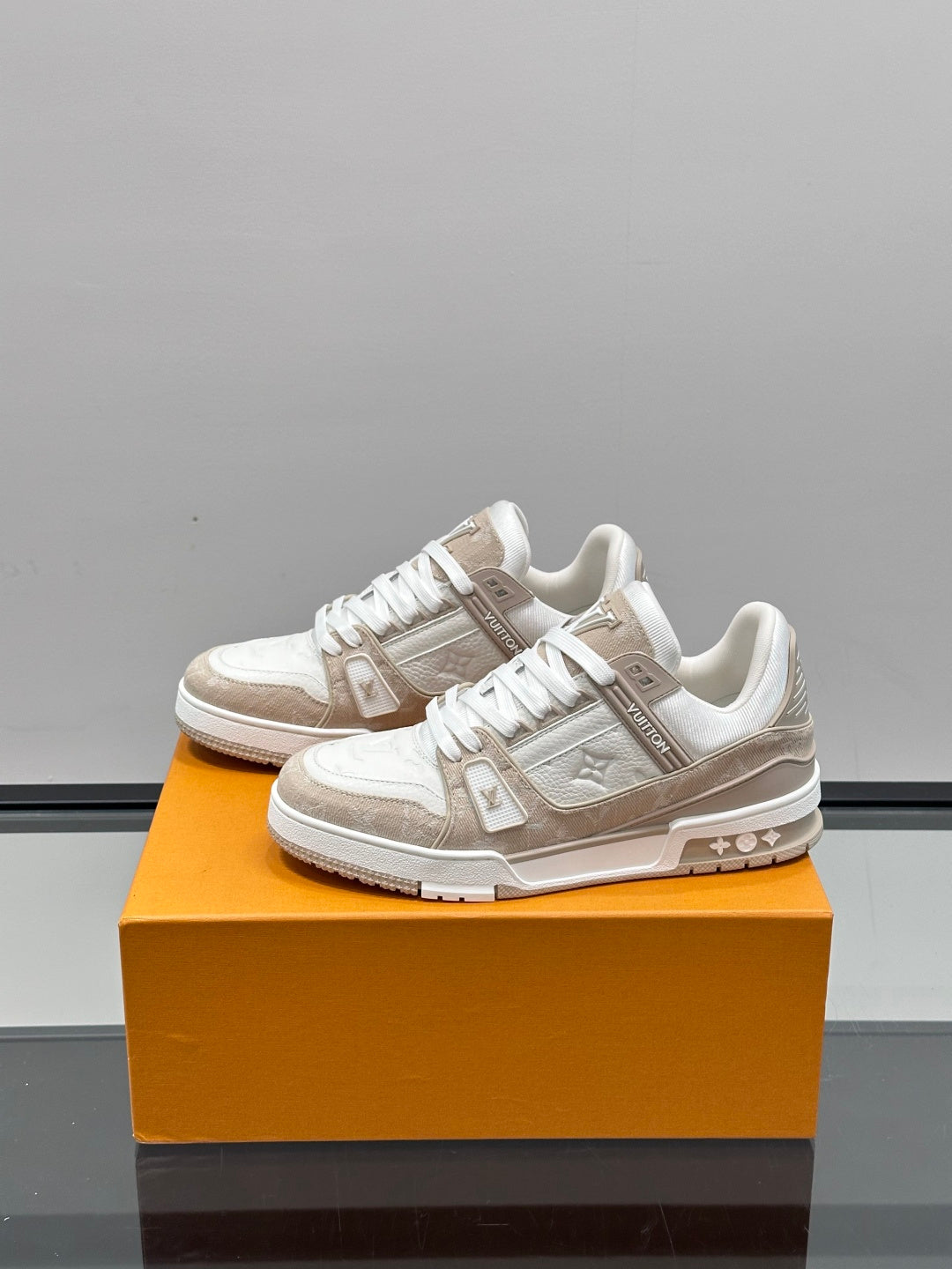 Louis Vuitton Sneaker #5129 - vista 3