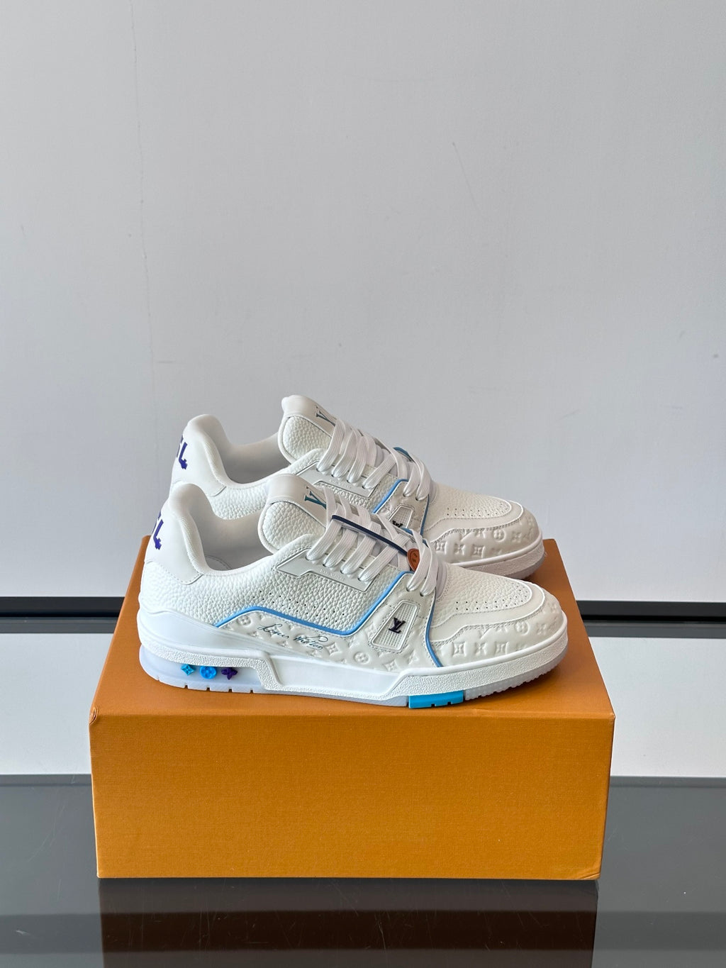 Louis Vuitton Sneaker #5130 - vista 1
