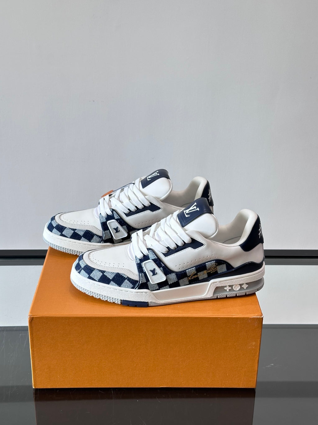 Louis Vuitton Sneaker #5139
