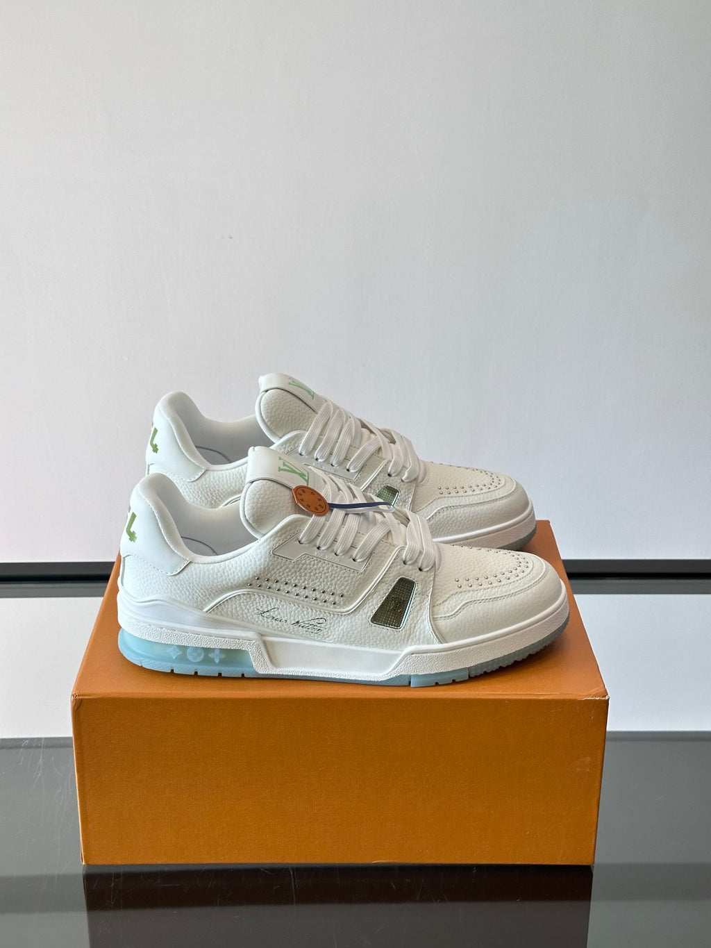 Louis Vuitton Sneaker #5142