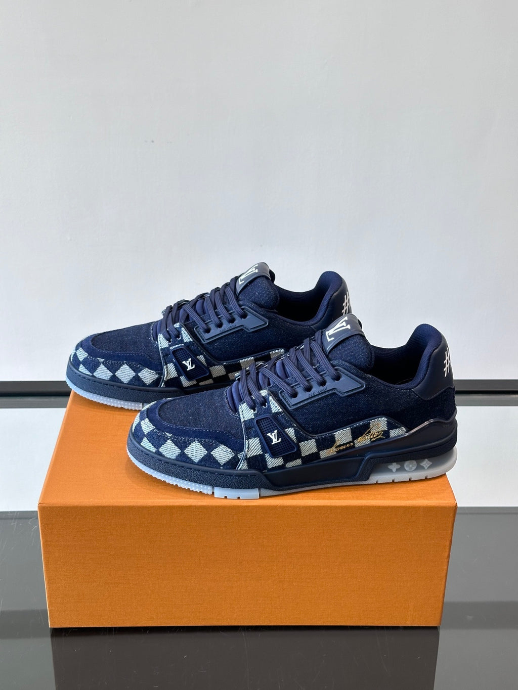 Louis Vuitton Sneaker #5143