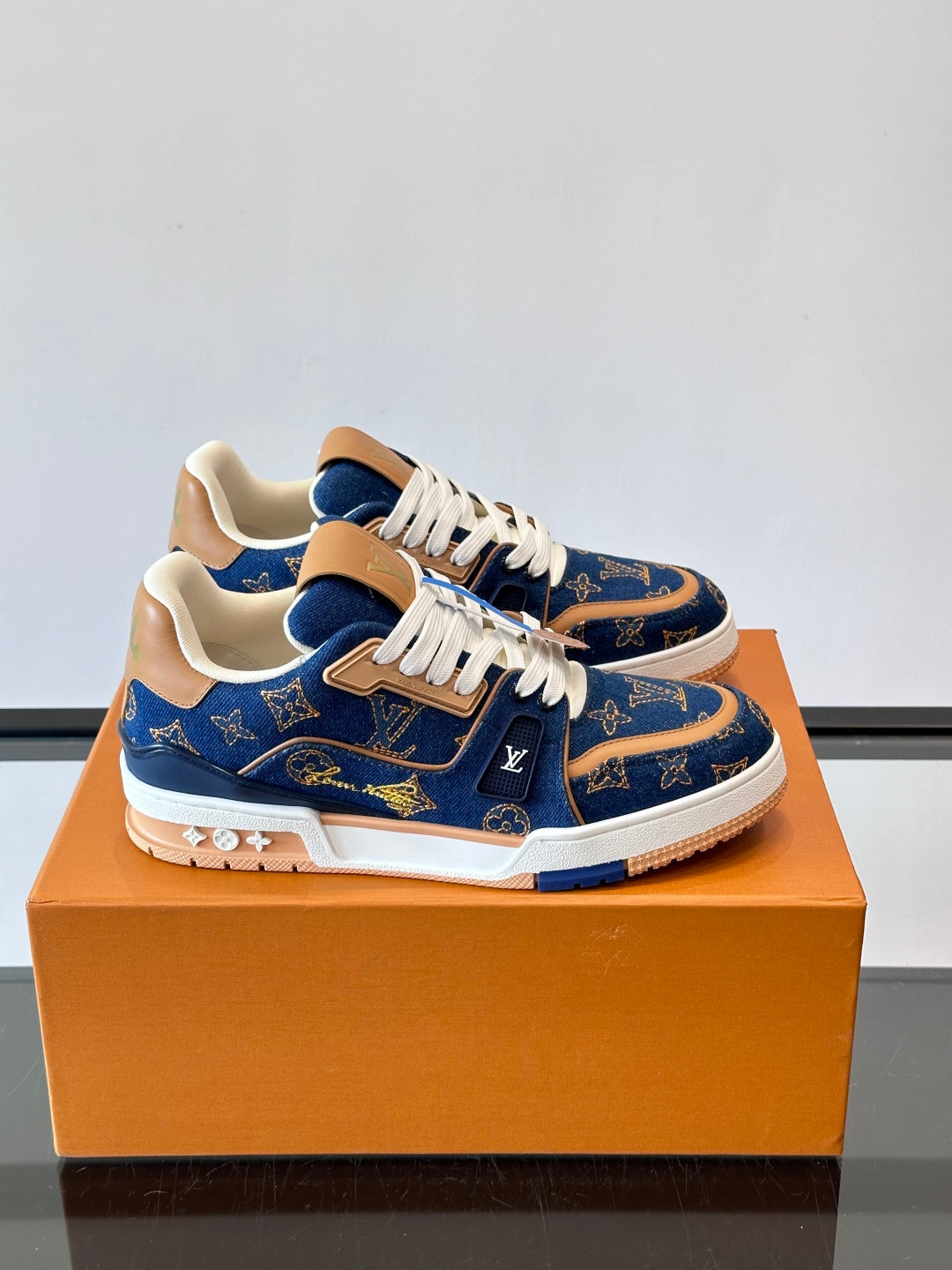 Louis Vuitton Sneaker #5004 - vista 1