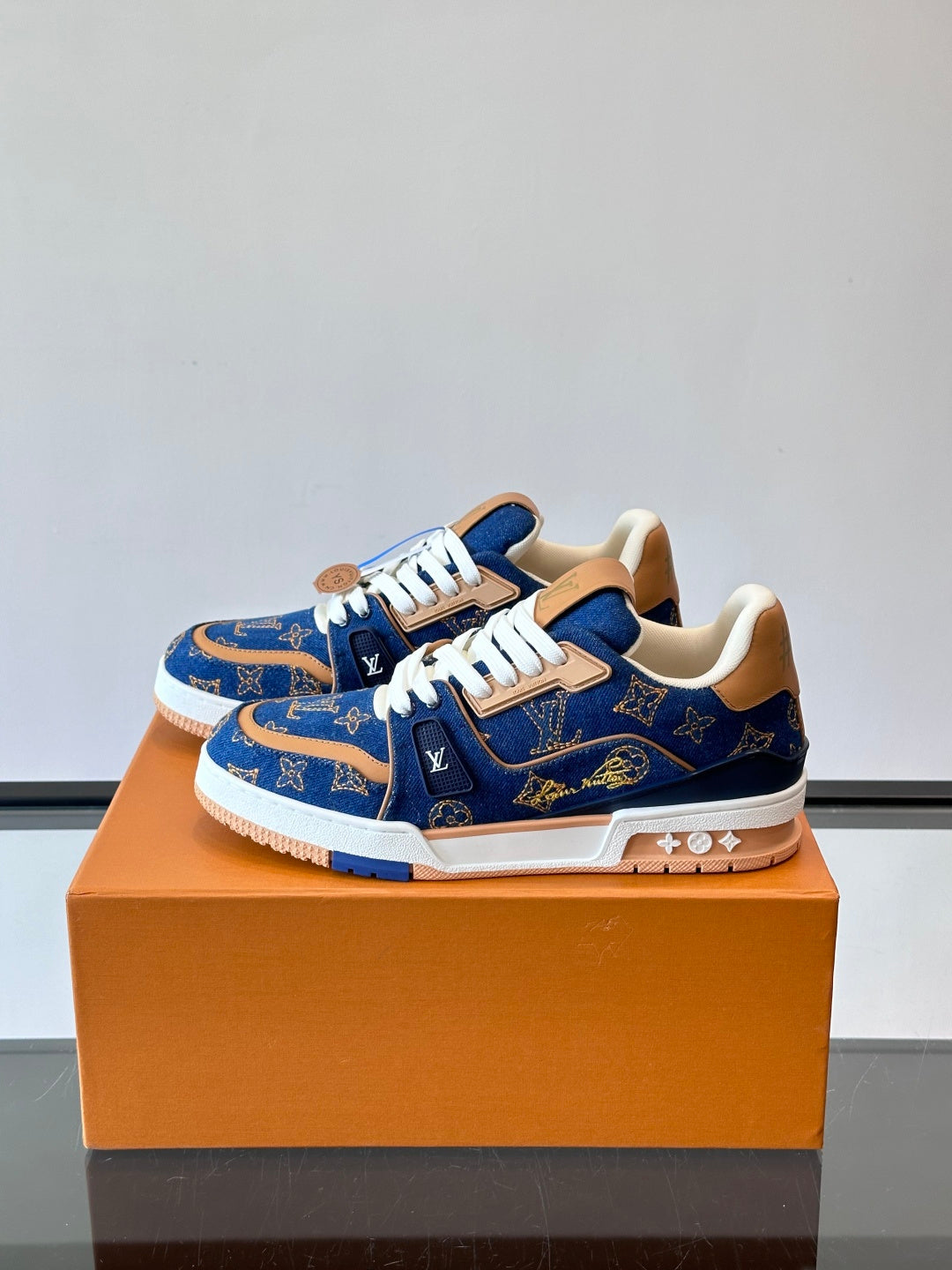 Louis Vuitton Sneaker #5004 - vista 2