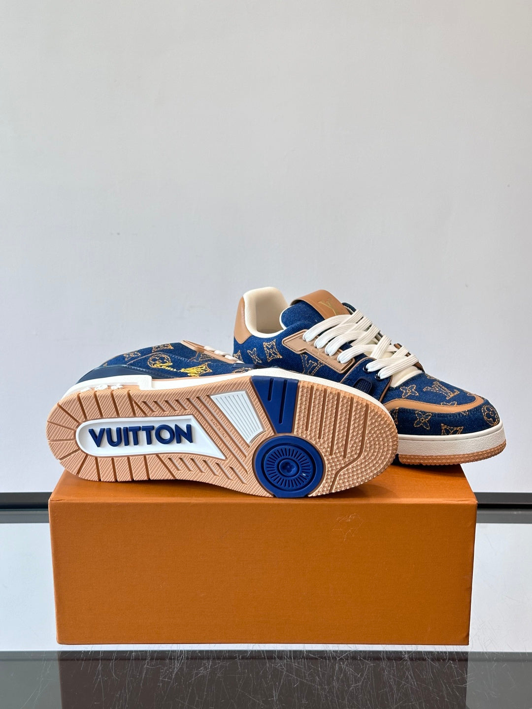 Louis Vuitton Sneaker #5004 - vista 3