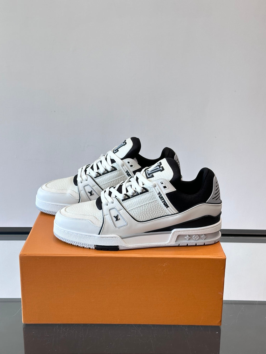 Louis Vuitton Sneaker #5005 - vista 2