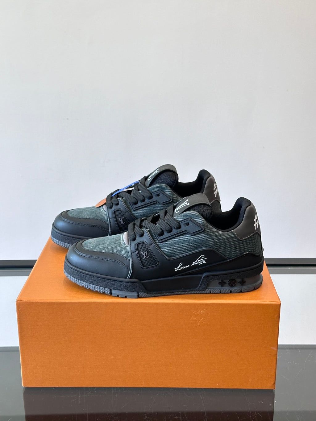 Louis Vuitton Sneaker #5007 - vista 3