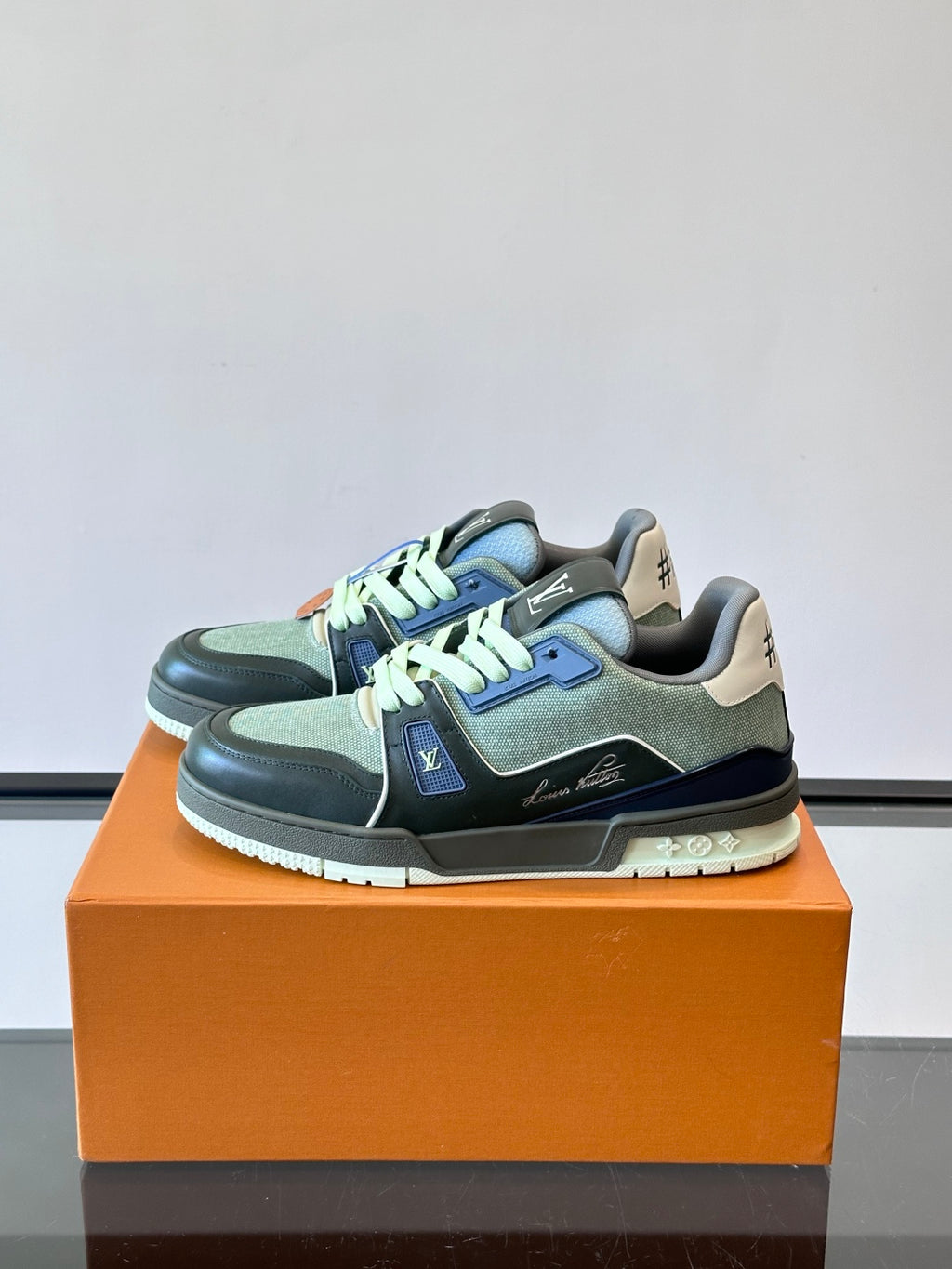Louis Vuitton Sneaker #5008 - vista 2