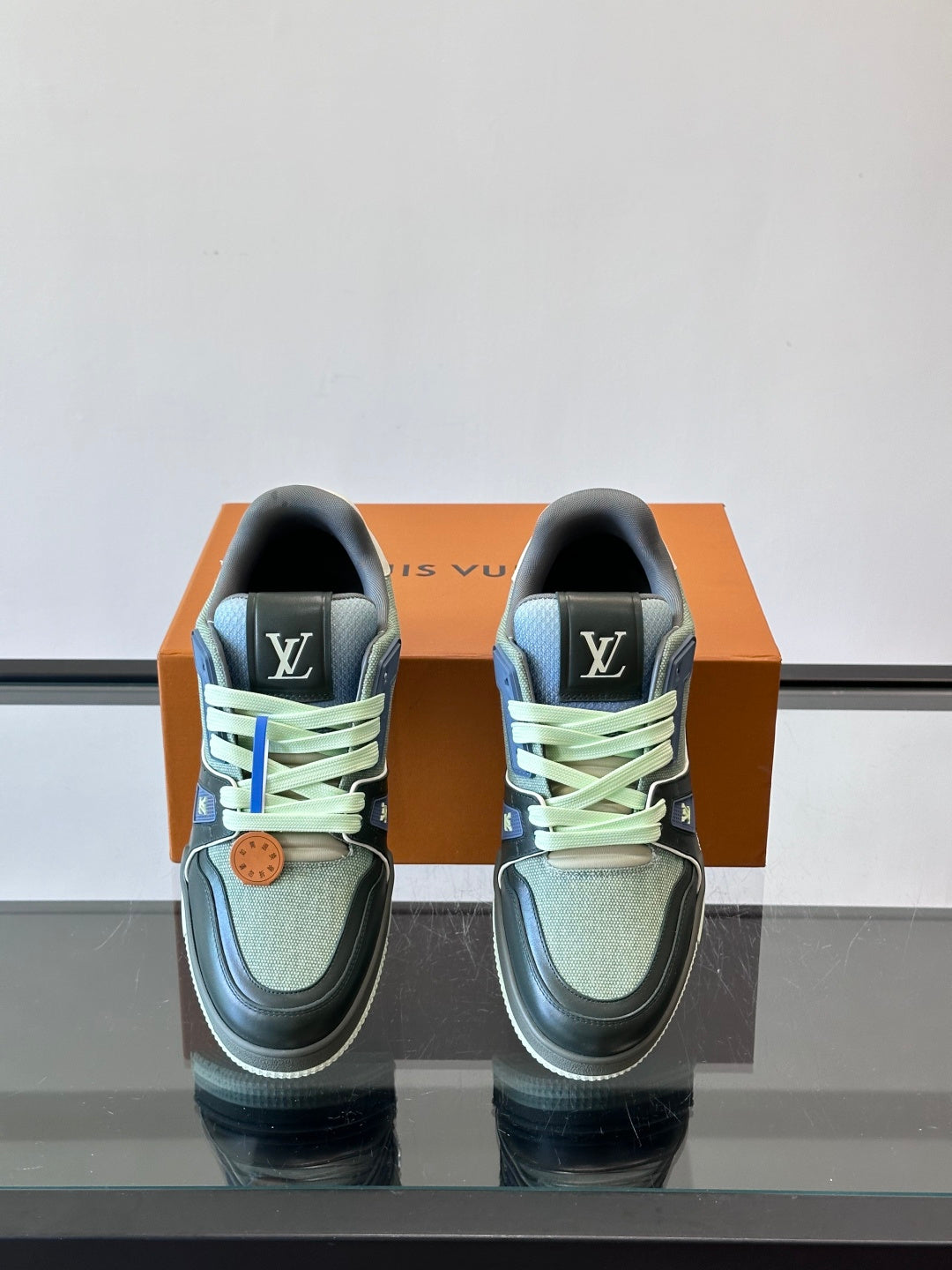 Louis Vuitton Sneaker #5008 - vista 3