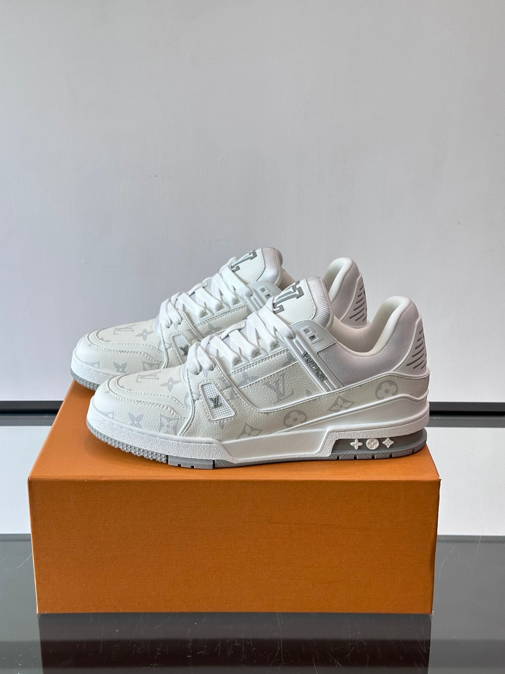 Louis Vuitton Sneaker #5009 - vista 2