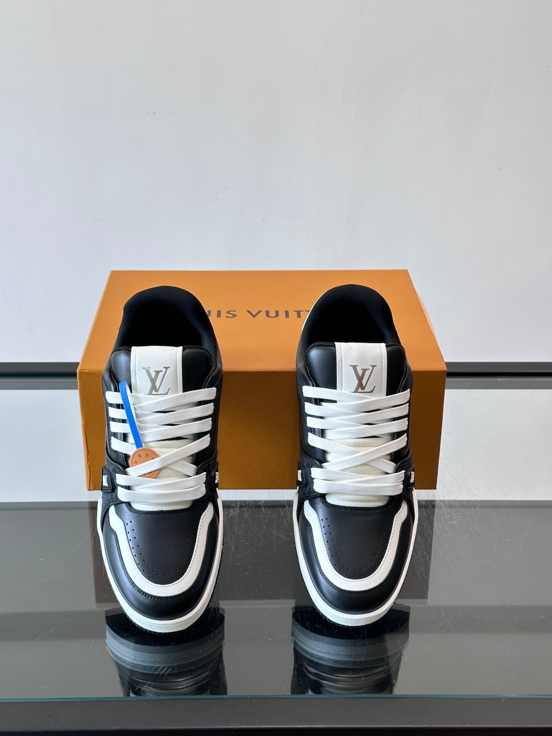 Louis Vuitton Sneaker #5013 - vista 3