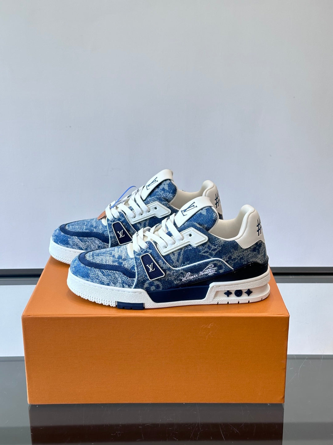 Louis Vuitton Sneaker #5011 - vista 2