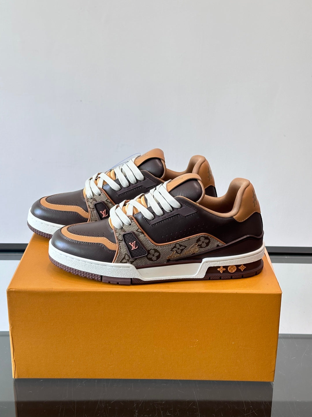 Louis Vuitton Sneaker #5012 - vista 2