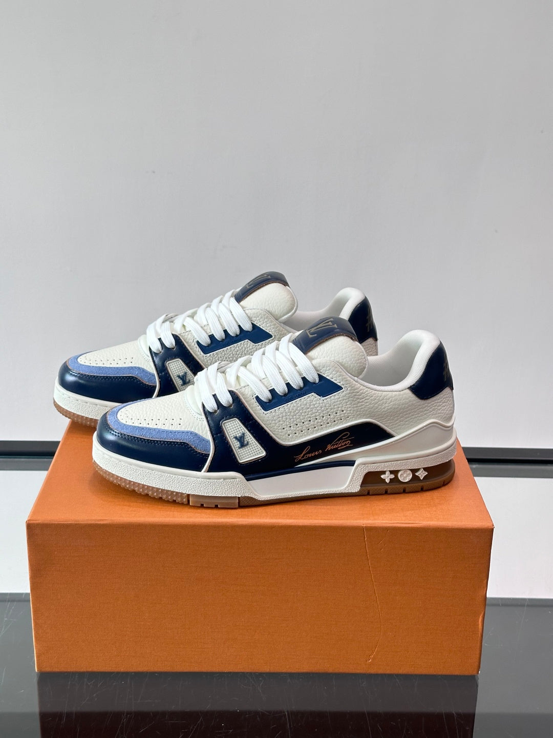 Louis Vuitton Sneaker #5015 - vista 2