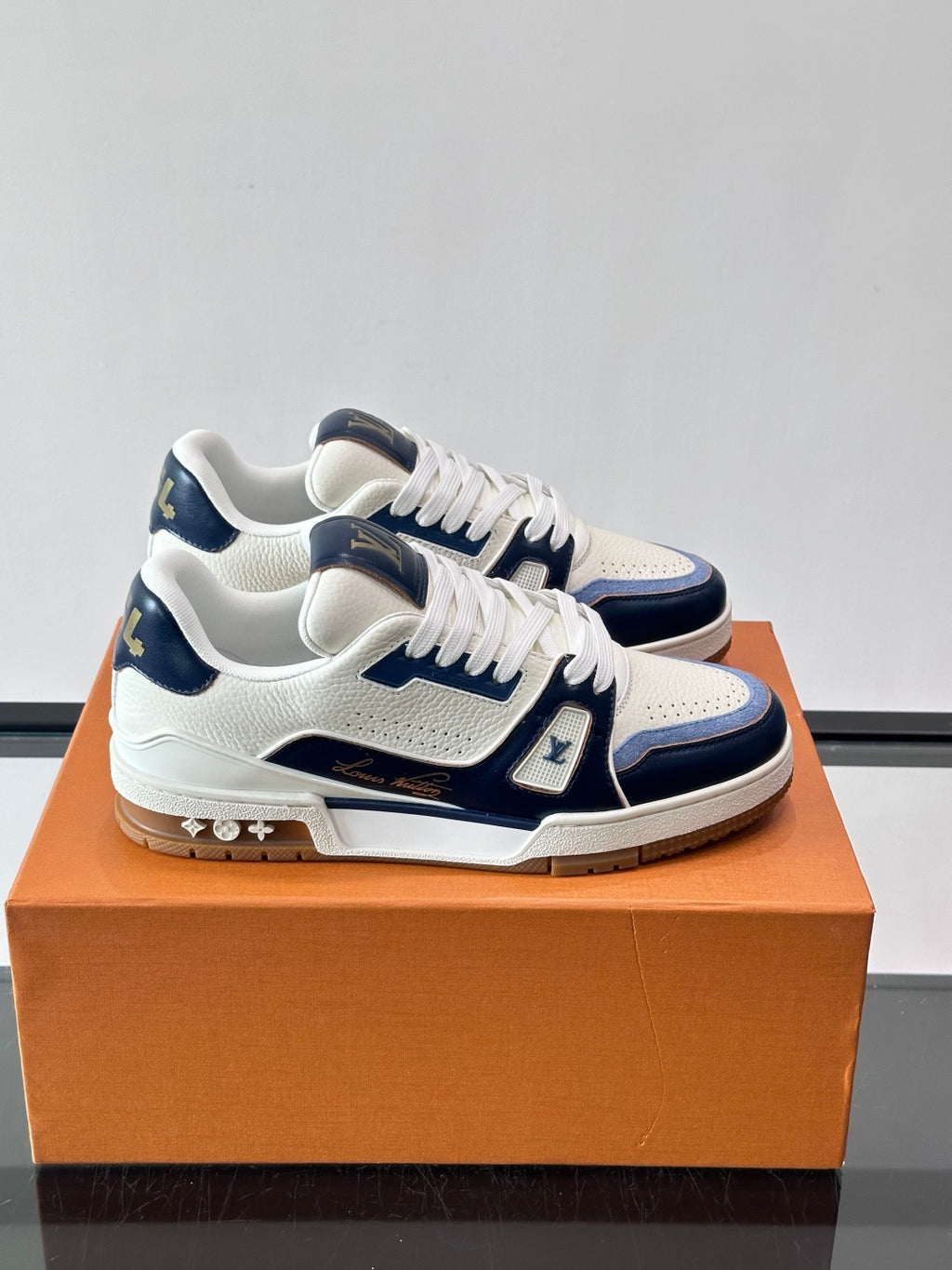 Louis Vuitton Sneaker #5015 - vista 3