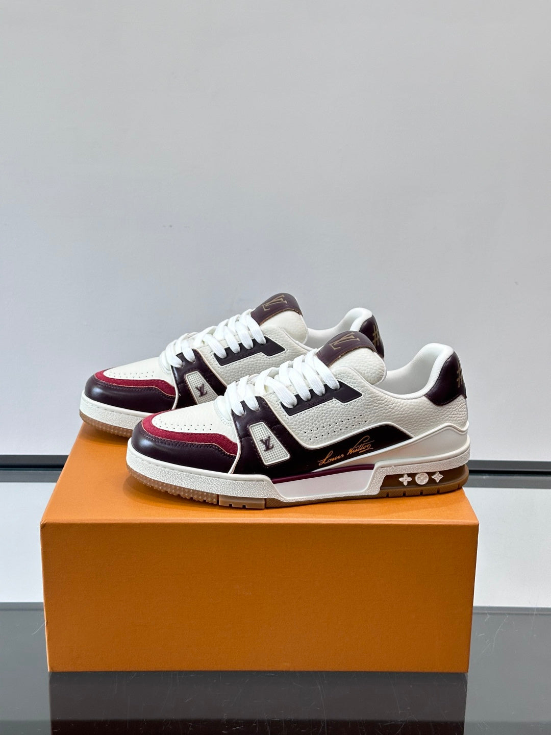 Louis Vuitton Sneaker #5017 - vista 2