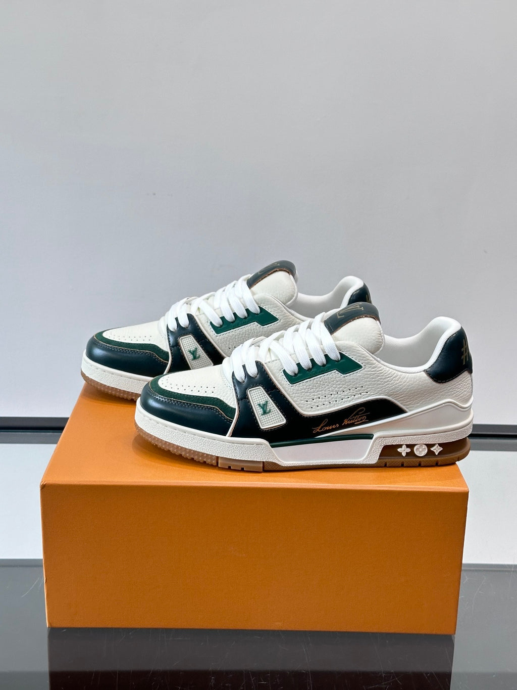 Louis Vuitton Sneaker #5018 - vista 2