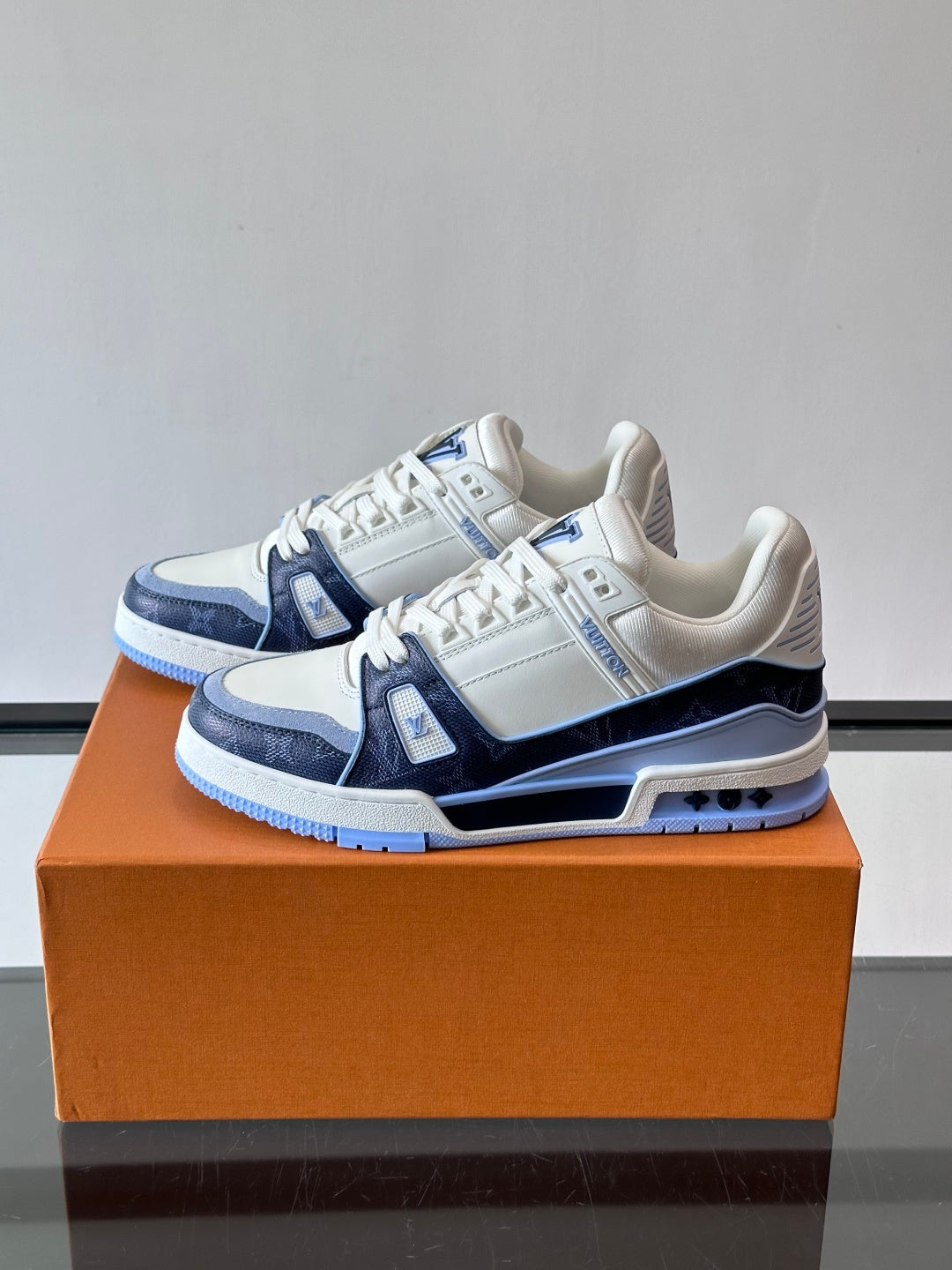 Louis Vuitton Sneaker #5019 - vista 2