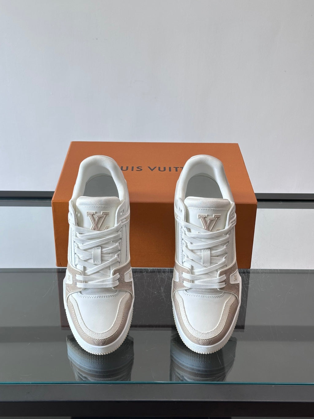 Louis Vuitton Sneaker #5020 - vista 1