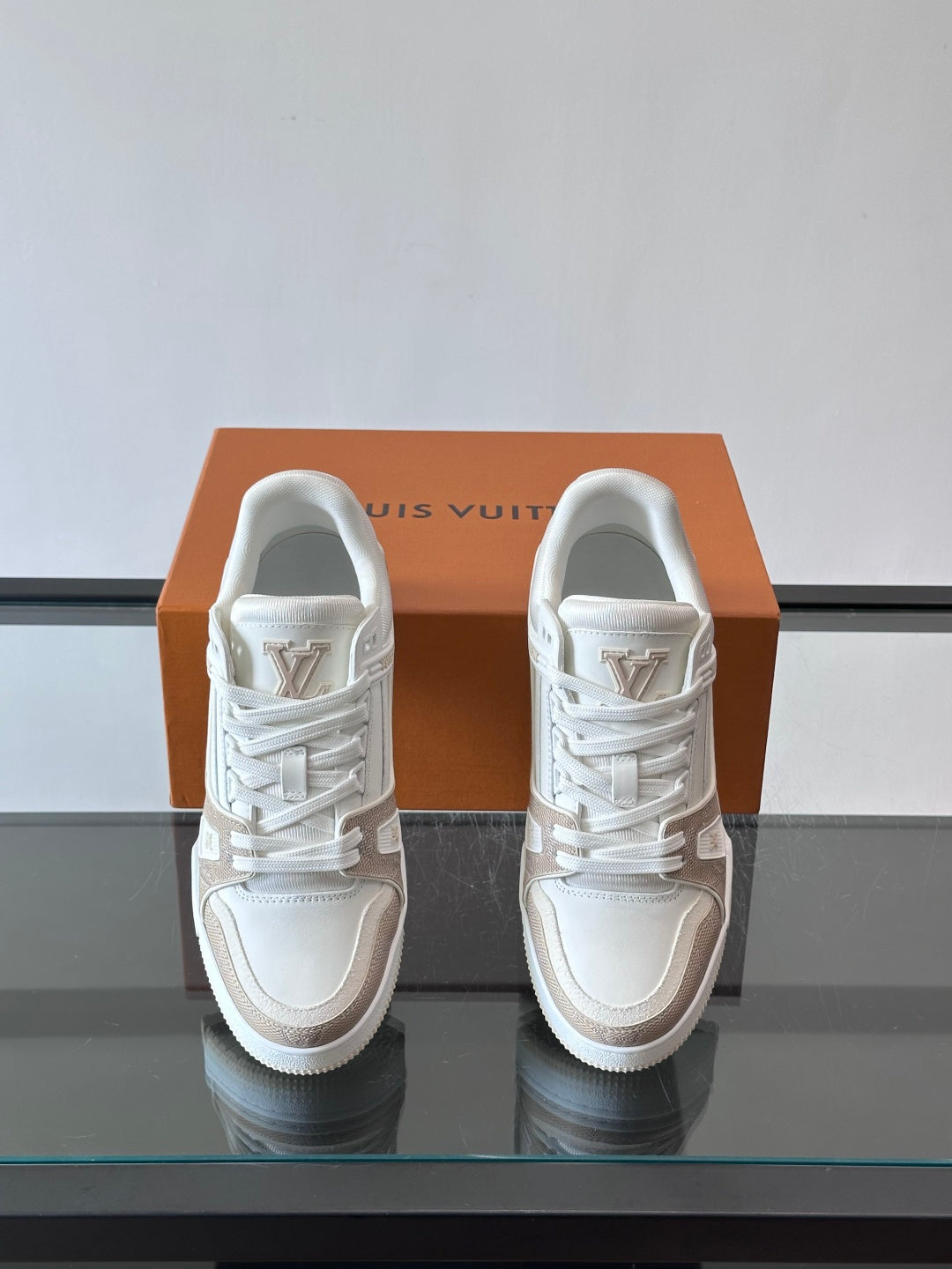 Louis Vuitton Sneaker #5020 - vista 1