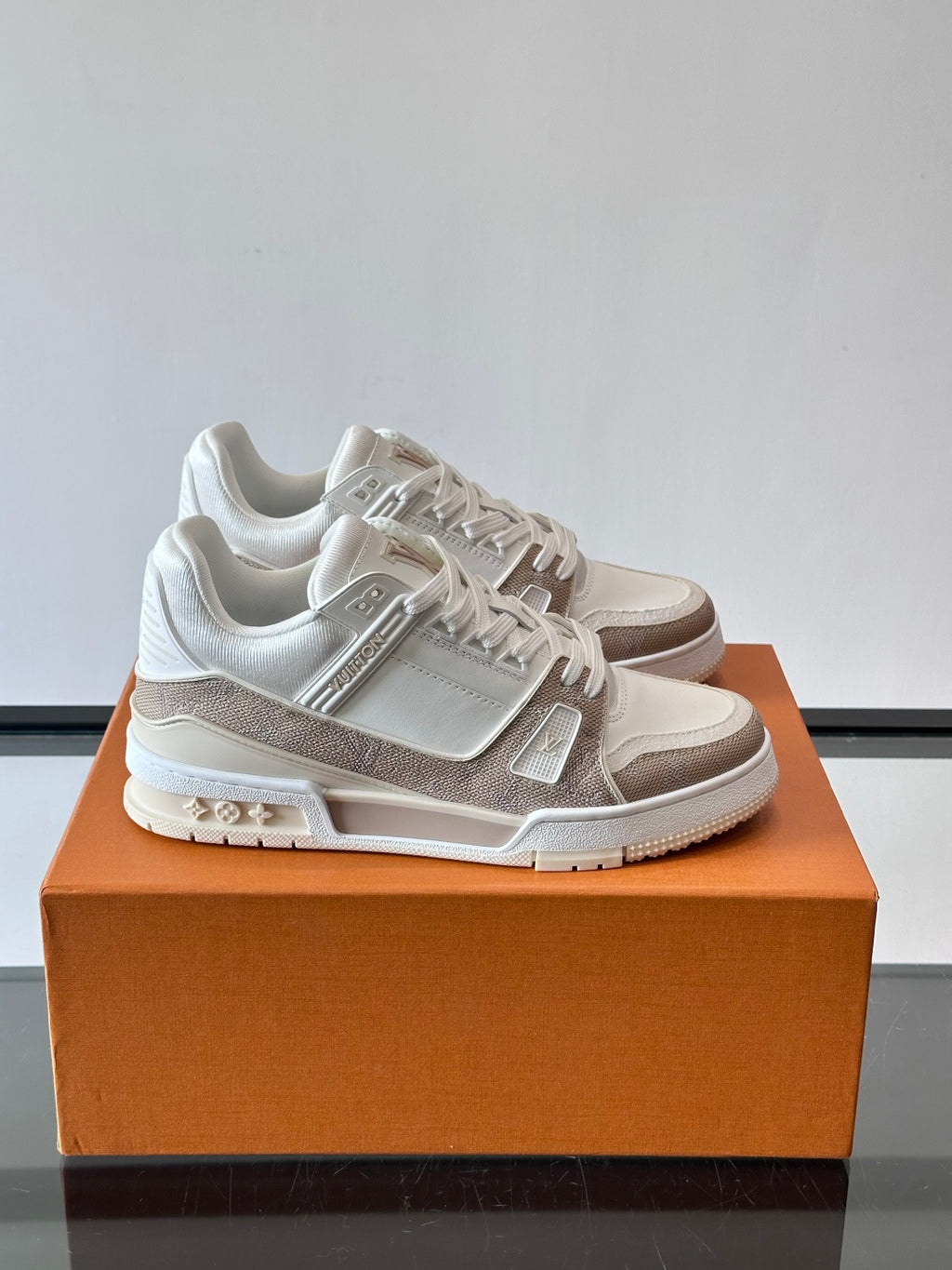 Louis Vuitton Sneaker #5020 - vista 3