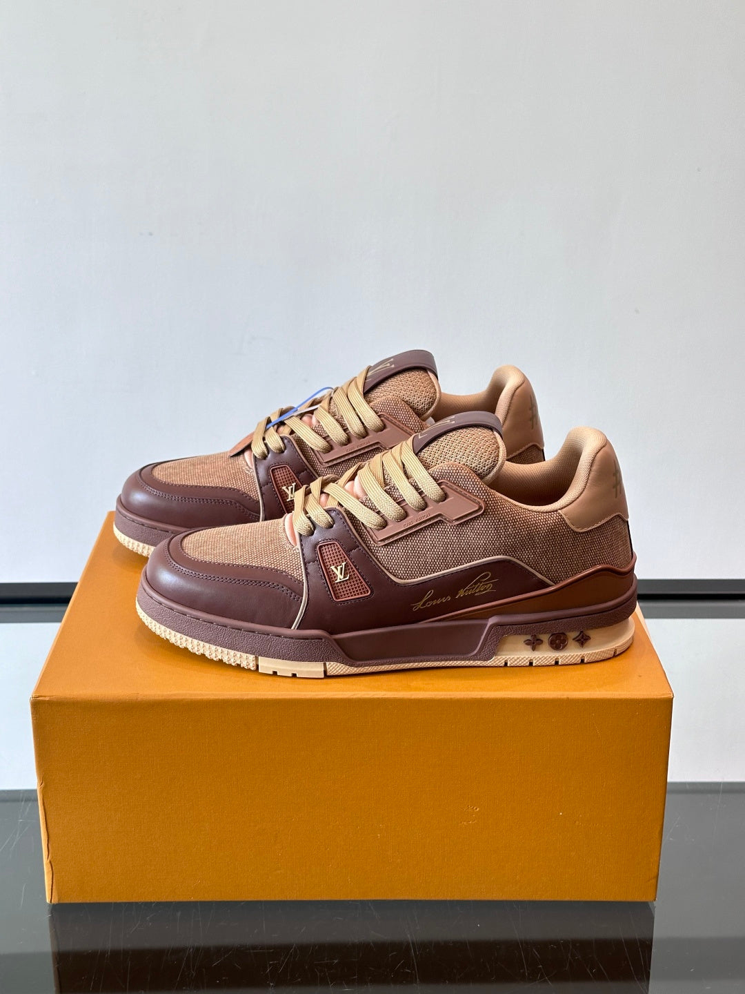Louis Vuitton Sneaker #5022 - vista 2