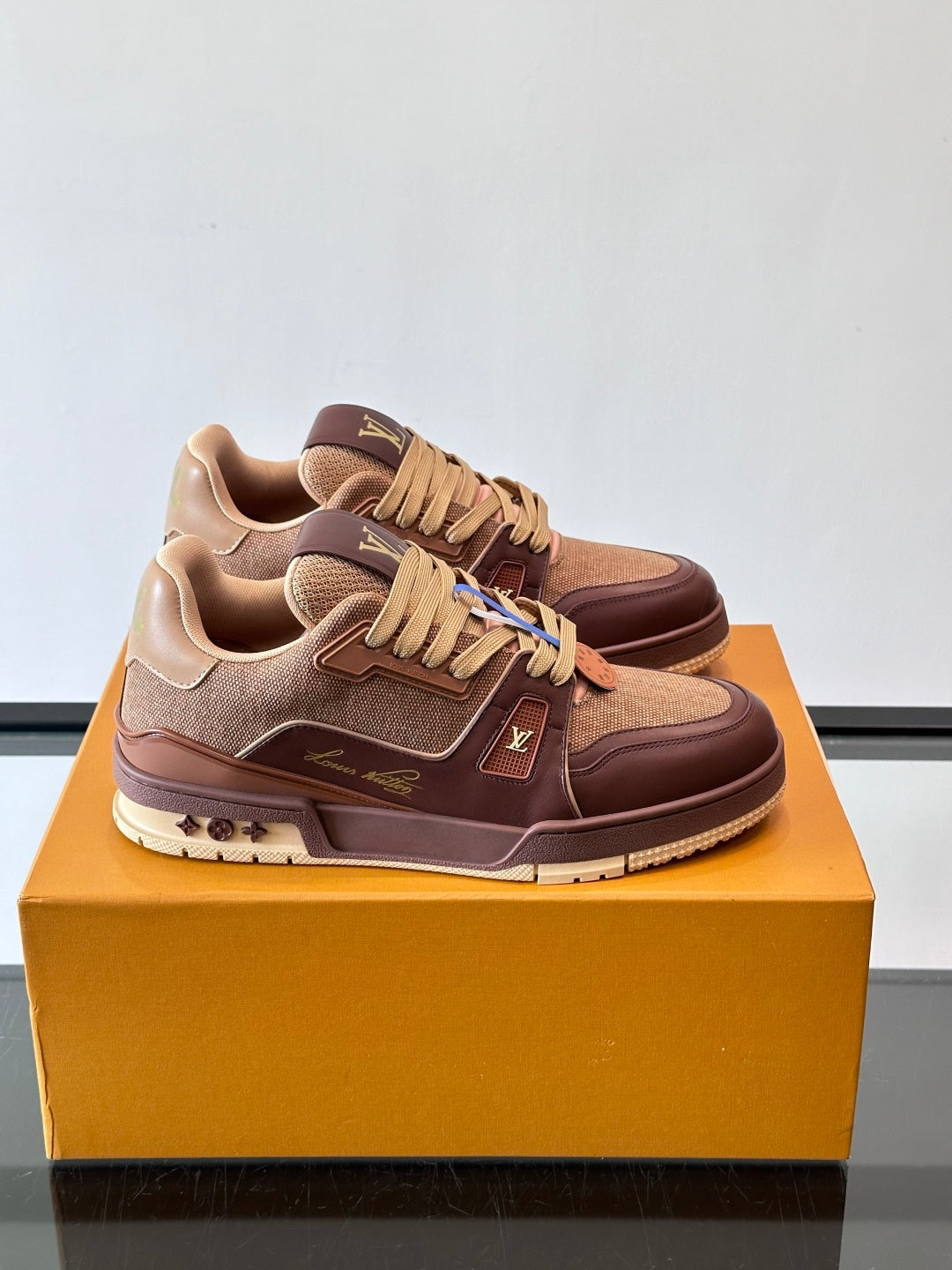 Louis Vuitton Sneaker #5022 - vista 3